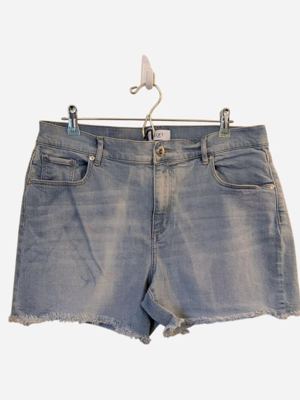 LOFT Outlet Light Blue Denim Boyfriend Shorts Size 14 | Frayed Hem